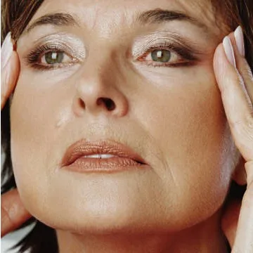 Dermoestimulación médica de rejuvenecimiento facial